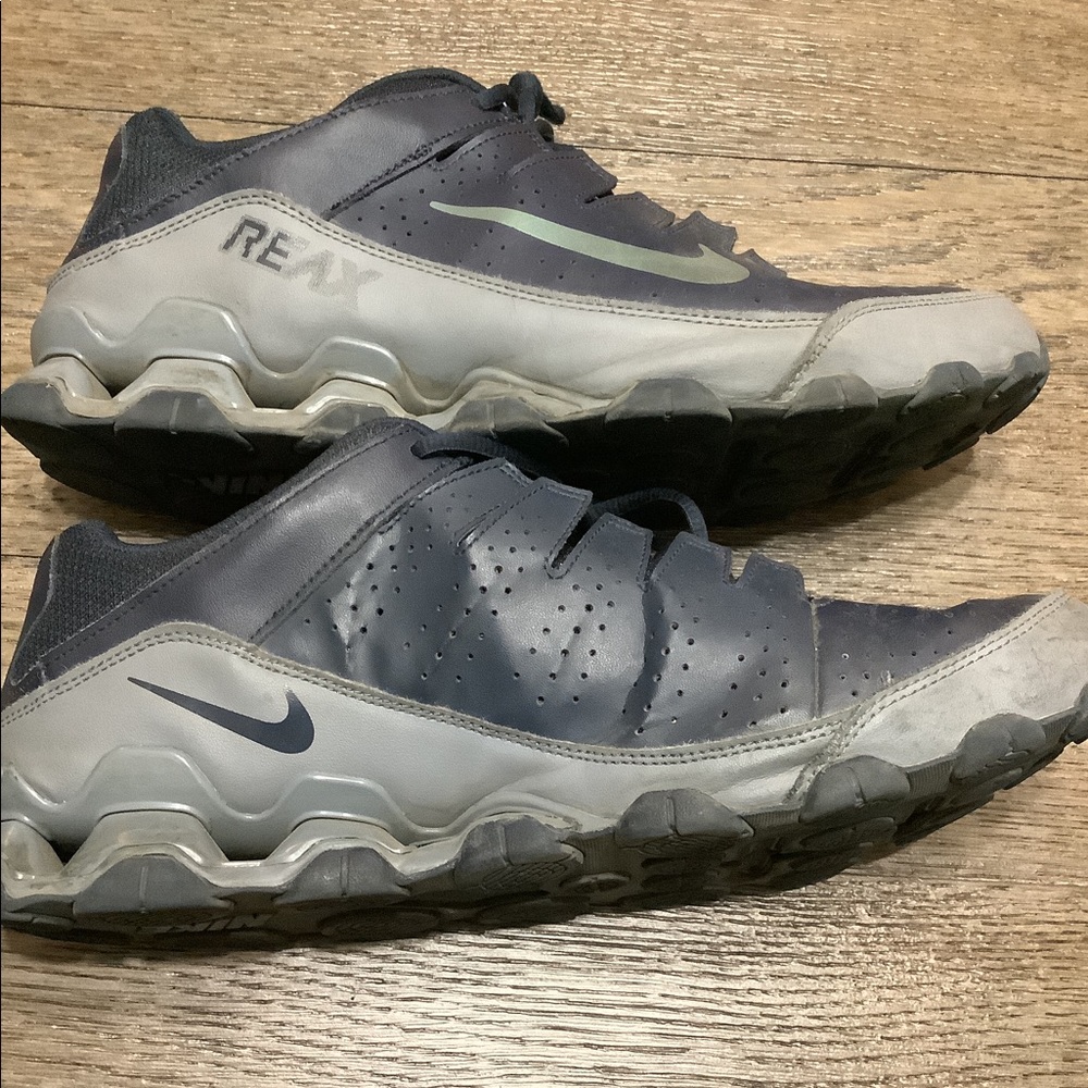 NIKE Reax 8 cross training - Mens size 13